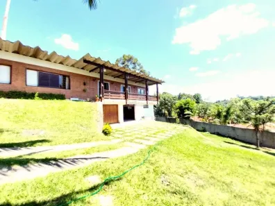 Casa com 3 Quartos para alugar, 303m² no Granja Viana, Cotia