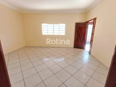 Casa com 3 Quartos à venda, 121m² no Cidade Jardim, Uberlândia