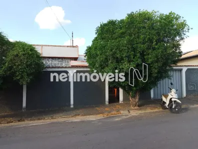 Casa com 4 Quartos à venda, 606m² no Centro, Caetanópolis