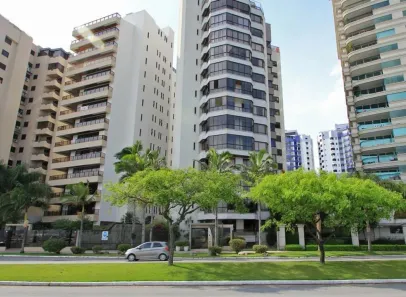 Apartamento com 4 Quartos para alugar, 283m² no Agronômica, Florianópolis