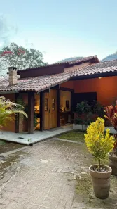 Casa de Condomínio com 6 Quartos para alugar, 500m² no Pedro do Rio, Petrópolis