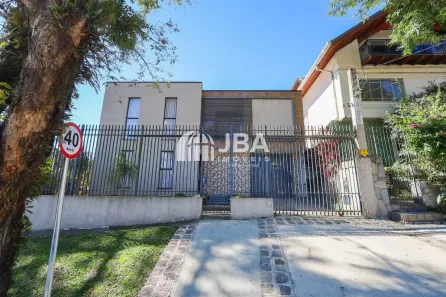 Casa com 3 Quartos à venda, 229m² no Mercês, Curitiba