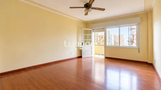 Apartamento com 3 Quartos para alugar, 95m² no Santa Cecília, Porto Alegre