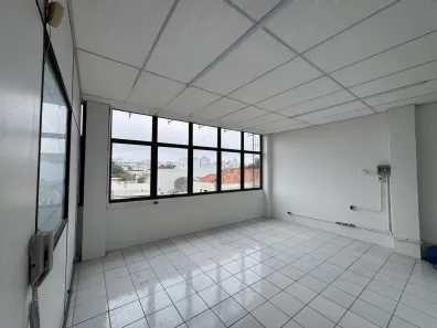 Sala Comercial para alugar, 420m² no Santa Maria Goretti, Porto Alegre