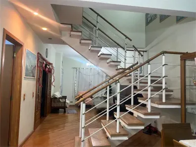 Sobrado com 3 Quartos à venda, 270m² no Vila Romero, São Paulo