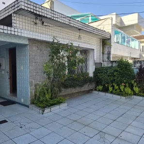 Sobrado com 4 Quartos à venda, 247m² no Campo Grande, Santos