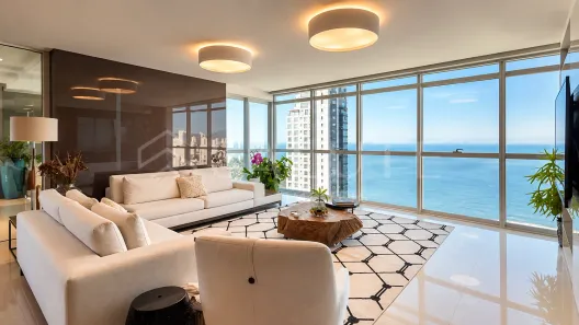 Apartamento com 4 Quartos para alugar, 234m² no Centro, Balneário Camboriú