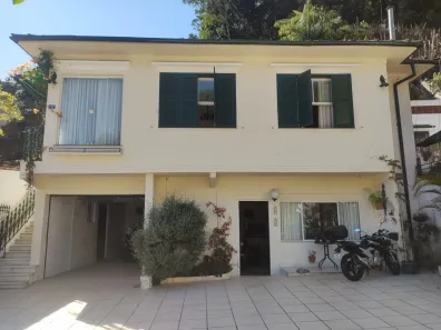 Casa com 3 Quartos para alugar, 235m² no Caxambu, Petrópolis