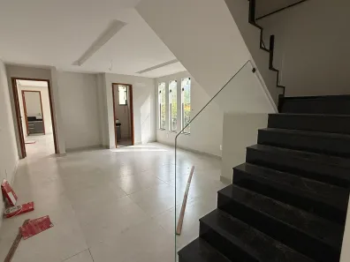 Apartamento com 3 Quartos para alugar, 133m² no Sans Souci, Nova Friburgo
