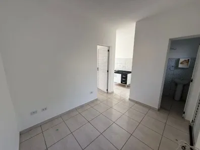 Casa com 1 Quarto para alugar, 35m² no Vila Mangalot, São Paulo