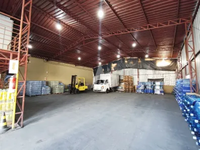 Galpão/Depósito/Armazém à venda, 700m² no Nova Brasília, Joinville