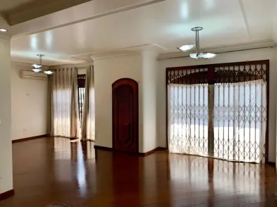 Sobrado com 3 Quartos à venda, 300m² no Parque São Domingos, São Paulo