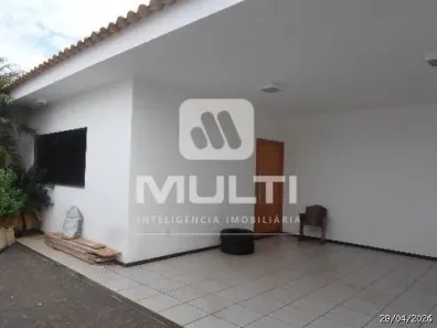 Casa com 4 Quartos à venda, 234m² no Jardim Karaíba, Uberlândia