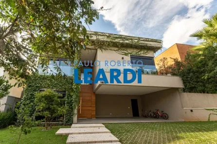 Casa de Condomínio com 4 Quartos à venda, 348m² no Cidade Tamboré, Santana de Parnaíba