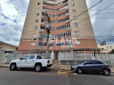 Apartamento com 3 Quartos para alugar, 85m² no Centro, São Carlos