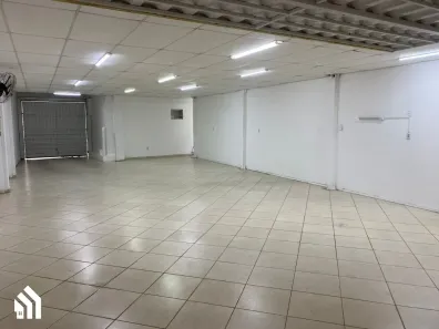 Sala Comercial para alugar, 205m² no Vila Operária, Itajaí