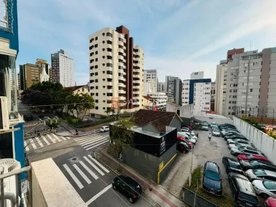 Apartamento com 3 Quartos para alugar, 105m² no Centro, Florianópolis