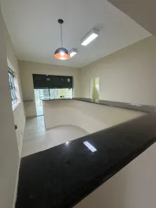 Casa com 4 Quartos para alugar, 200m² no Centro, Taubaté