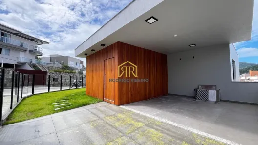 Casa com 3 Quartos à venda, 360m² no Córrego Grande, Florianópolis