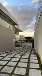 Casa com 4 Quartos à venda, 730m² no Morada da Colina, Uberlândia