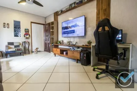 Casa com 4 Quartos para alugar, 330m² no Jardim dos Camargos, Barueri