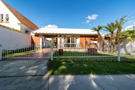 Casa com 3 Quartos para alugar, 128m² no São Braz, Curitiba
