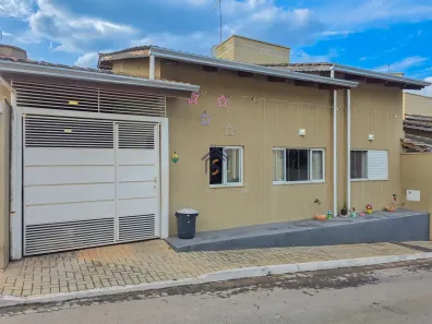 Casa de Condomínio com 3 Quartos à venda, 140m² no Sítios Santa Luzia, Aparecida de Goiânia