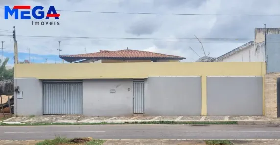 Casa com 3 Quartos para alugar, 250m² no Pirajá, Juazeiro do Norte
