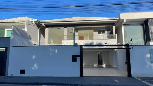 Sobrado com 4 Quartos para alugar, 158m² no Parque Anhanguera, Goiânia