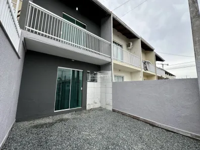 Casa com 2 Quartos para alugar, 75m² no Itacolomi, Balneário Piçarras