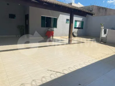 Casa com 4 Quartos à venda, 145m² no Jardim Patrícia, Uberlândia