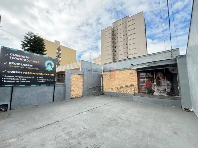 Imóvel Comercial com 4 Quartos para alugar, 300m² no Centro, Taubaté