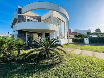 Casa de Condomínio com 3 Quartos à venda, 240m² no , Xangri-Lá