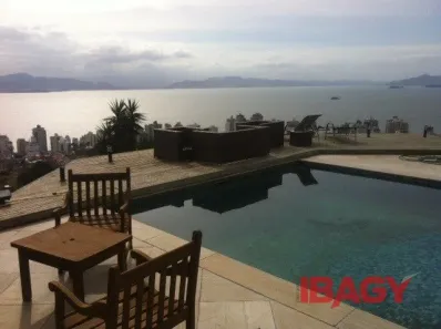 Casa com 5 Quartos para alugar, 450m² no Centro, Florianópolis