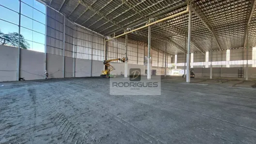Galpão/Depósito/Armazém para alugar, 5000m² no Piraporinha, Diadema