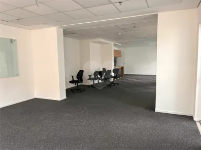 Sala Comercial para alugar, 63m² no Vila Olímpia, São Paulo