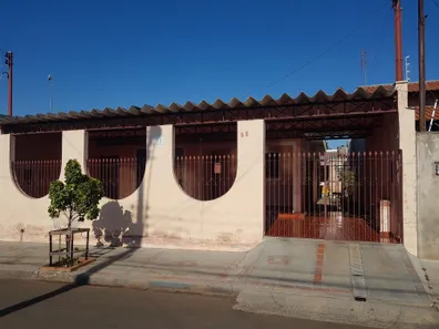 Casa com 4 Quartos à venda, 192m² no Vila Progresso, Assis