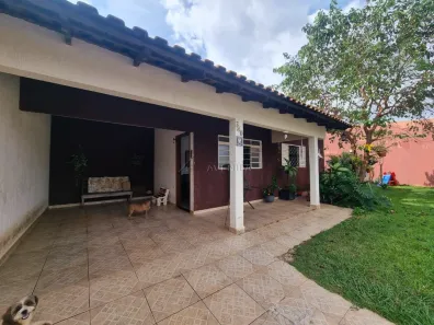 Casa com 3 Quartos à venda, 96m² no Colúmbia, Londrina