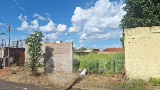 Lote/Terreno à venda, 360m² no Tubalina, Uberlândia