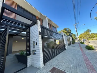 Casa com 3 Quartos à venda, 280m² no América, Joinville