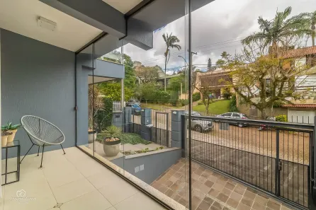 Sobrado com 3 Quartos à venda, 328m² no Chácara das Pedras, Porto Alegre
