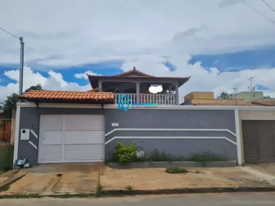 Casa com 4 Quartos à venda, 180m² no Monte Carmelo, Montes Claros