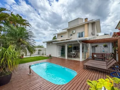 Casa com 3 Quartos à venda, 189m² no Centro, Palhoça