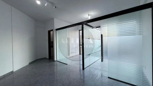 Sala Comercial à venda, 28m² no Centro, Curitiba