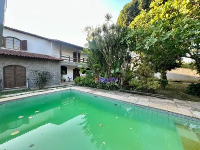 Casa com 5 Quartos à venda, 385m² no Maravista, Niterói