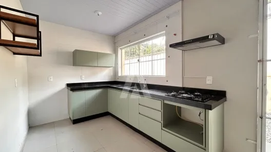 Casa com 4 Quartos para alugar, 200m² no Saguaçu, Joinville