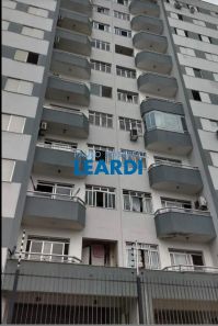 Apartamento com 2 Quartos à venda, 52m² no Barreiros, São José