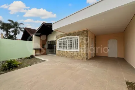Casa com 4 Quartos à venda, 180m² no Jardim Tres Marias, Peruíbe