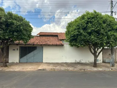 Casa com 3 Quartos à venda, 220m² no , Morrinhos