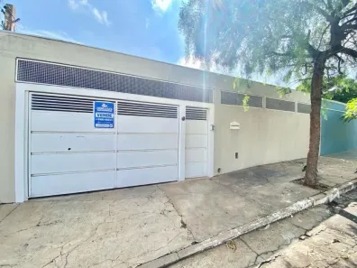 Casa com 3 Quartos à venda, 215m² no Jardim Aeroporto, Marília